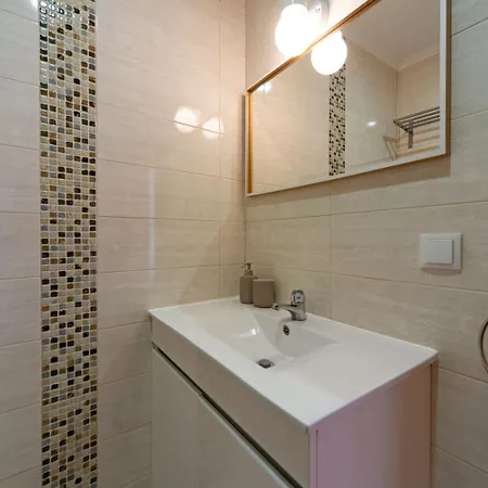 2-bed With Cozy Private Terrace At Intendente Appartamento *