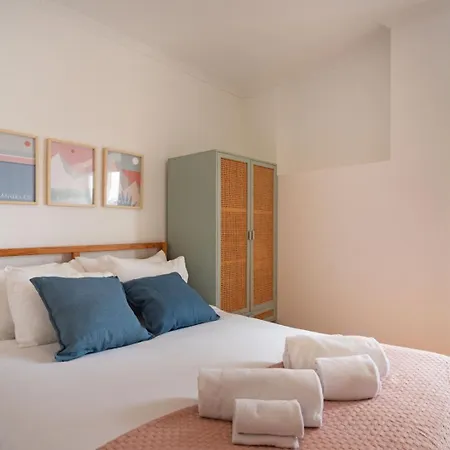 2-bed With Cozy Private Terrace At Intendente Lissabon