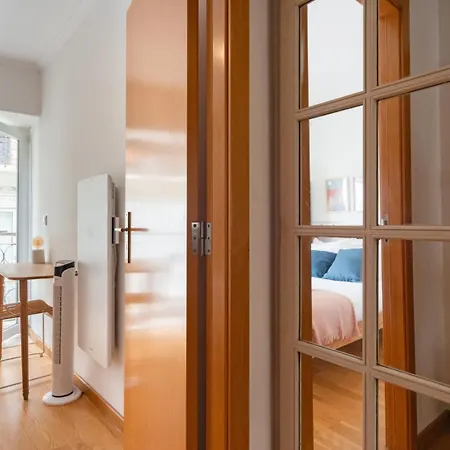 2-bed With Cozy Private Terrace At Intendente * Lisbona