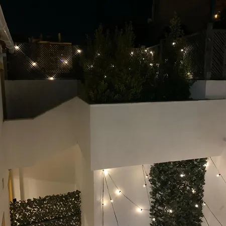 Appartamento 2-bed With Cozy Private Terrace At Intendente Lisbona