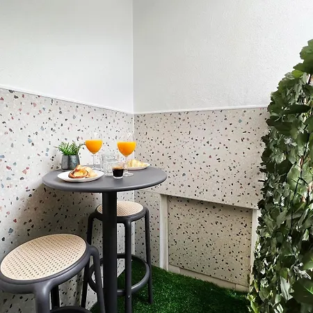 Appartamento 2-bed With Cozy Private Terrace At Intendente *