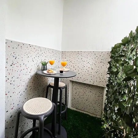 2-bed With Cozy Private Terrace At Intendente Appartamento Lisbona