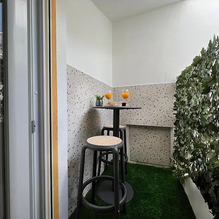 Appartamento 2-bed With Cozy Private Terrace At Intendente Lisbona