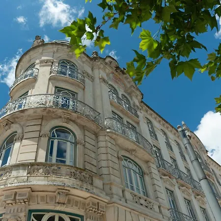 Апартаменти 2-bed With Cozy Private Terrace At Intendente Лісабон