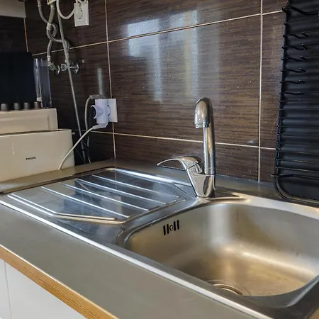 Appartamento 2-bed With Cozy Private Terrace At Intendente Lisbona