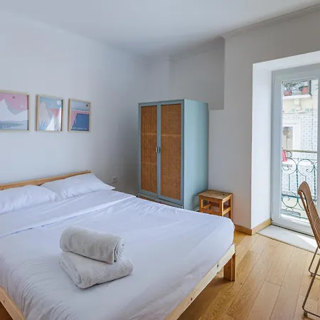Appartamento 2-bed With Cozy Private Terrace At Intendente Lisbona