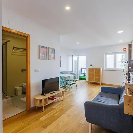 2-bed With Cozy Private Terrace At Intendente Appartamento Lisbona