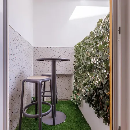 Appartamento 2-bed With Cozy Private Terrace At Intendente Lisbona