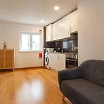 2-bed With Cozy Private Terrace At Intendente * 리스본