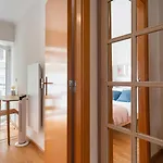 2-bed With Cozy Private Terrace At Intendente * 리스본
