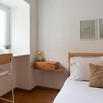 아파트 2-bed With Cozy Private Terrace At Intendente *